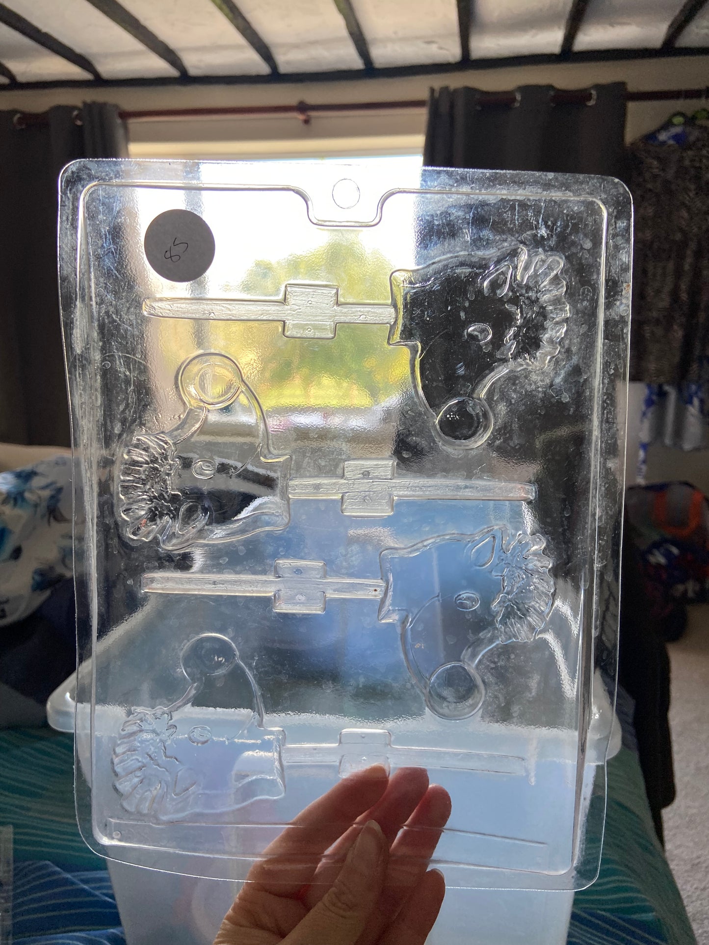 Moulds 73-85