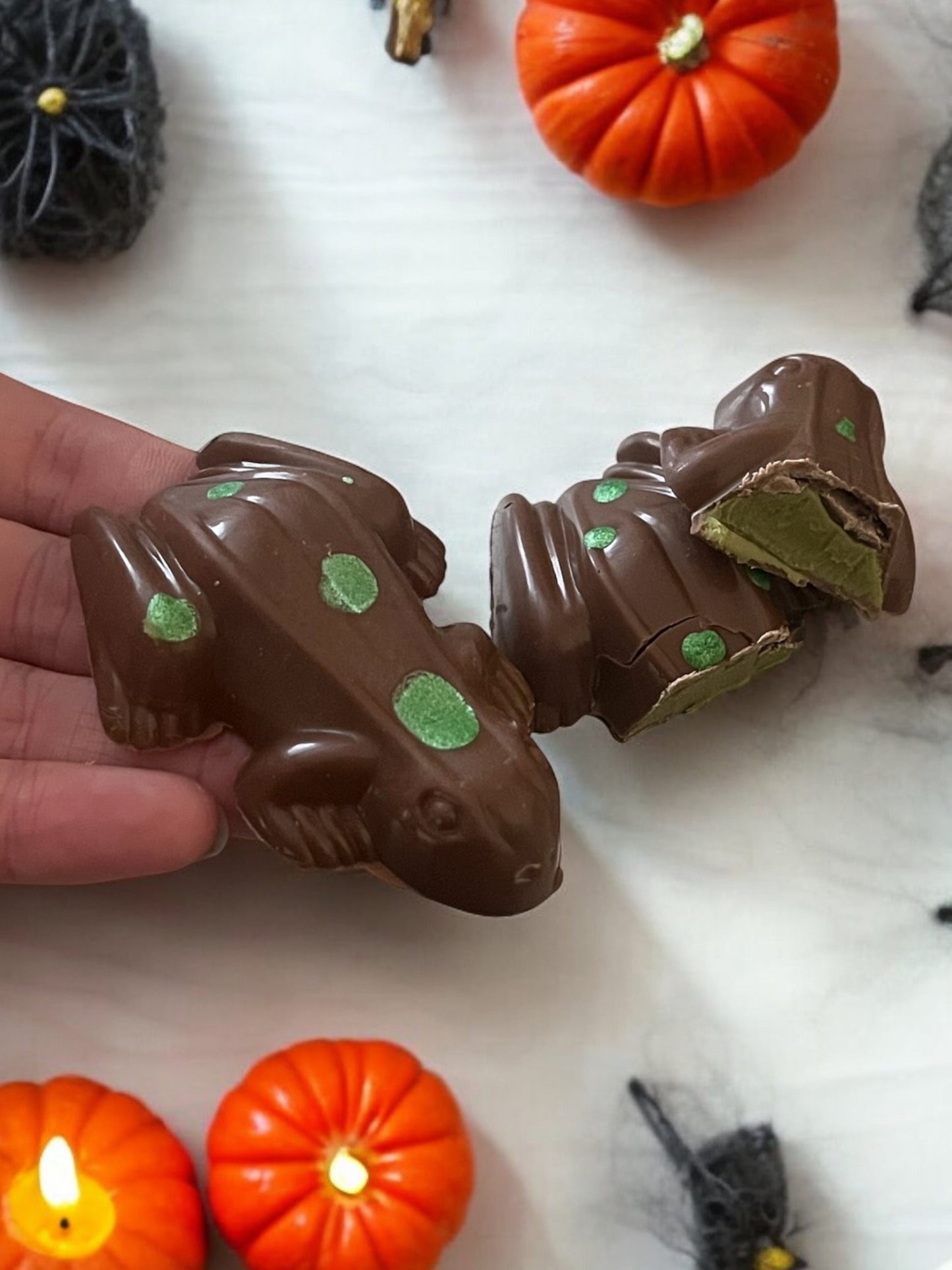 Pistachio Filled Belgian Milk Chocolate Frog 20g