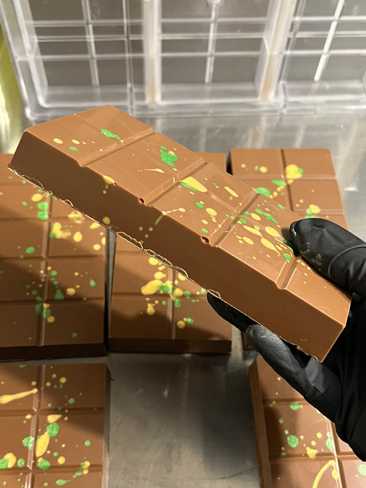 IMPERFECT CRACKED NO BOX Pistachio & Kunafa Belgian Milk Viral Chocolate Bar