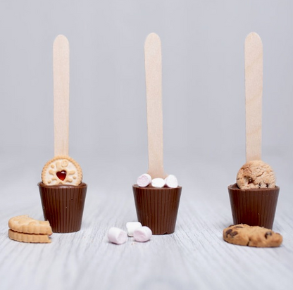 handmade hot chocolate spoon stir me into hot milk oreo cookie marshmallow jammy dodger